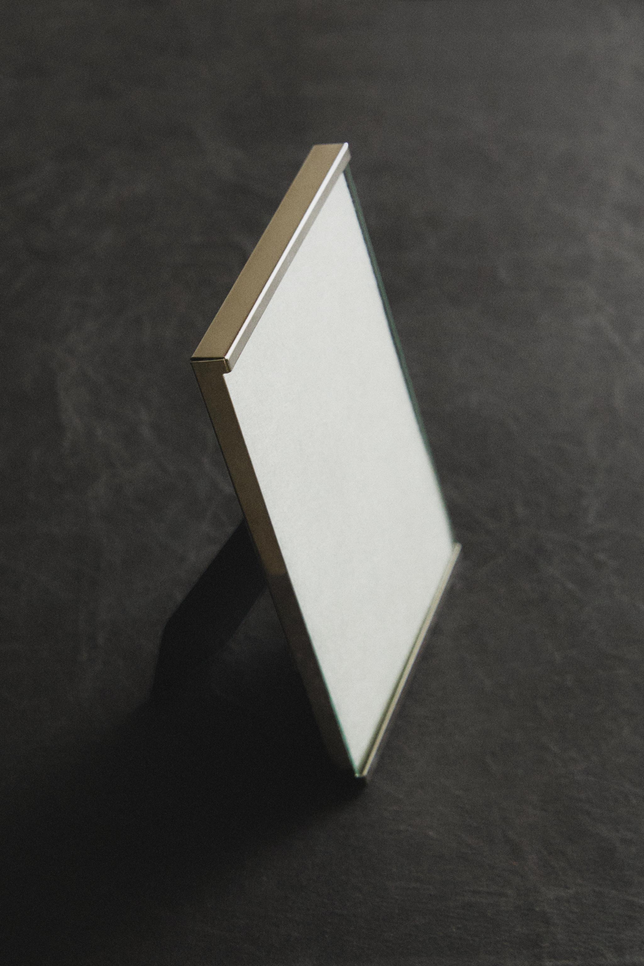 SILVER METAL PICTURE FRAME